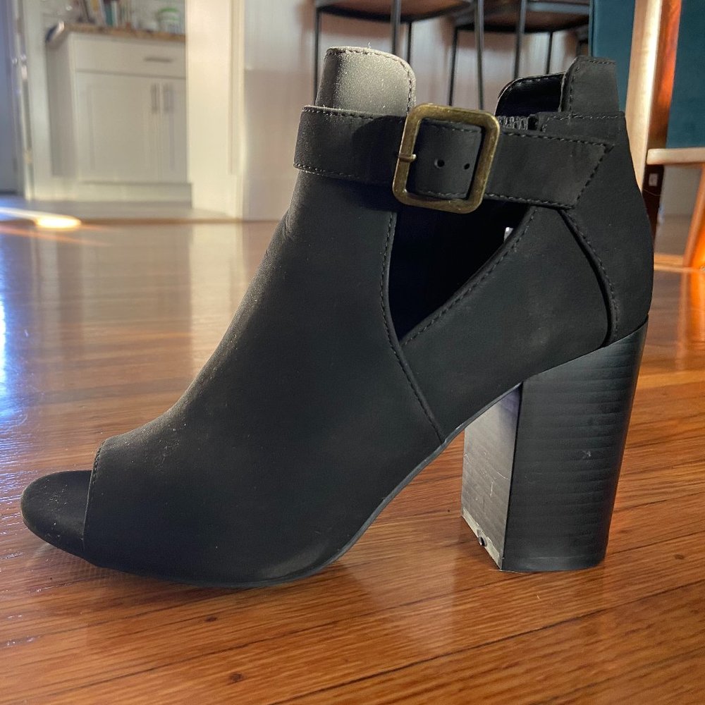 Parker & Sky Black Heeled Peep Toe Booties, Size 7